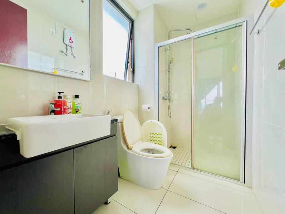 Country Garden Danga Bay Bay Point By R9 * Johor Bahru